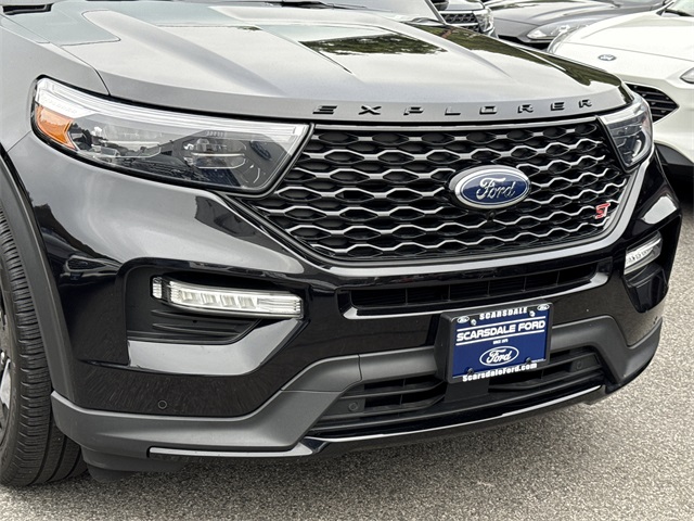 2022 Ford Explorer ST photo 4