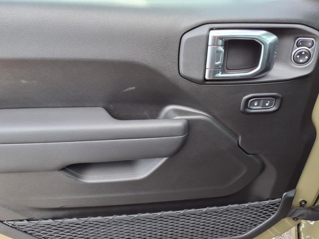 2025 Jeep Wrangler Sport S 4xe photo 6