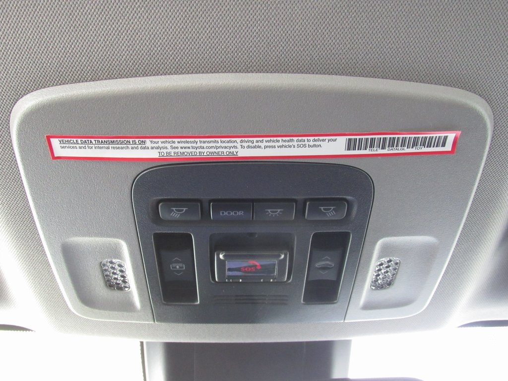 2022 Toyota Camry XLE photo 20