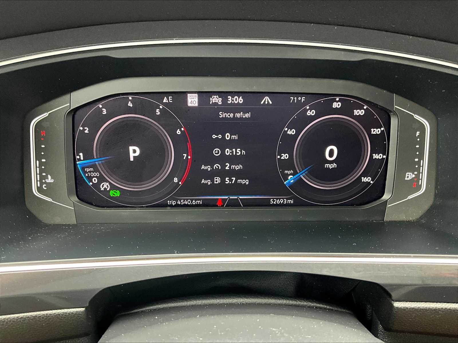 2022 Volkswagen Tiguan SEL Premium R-Line photo 24