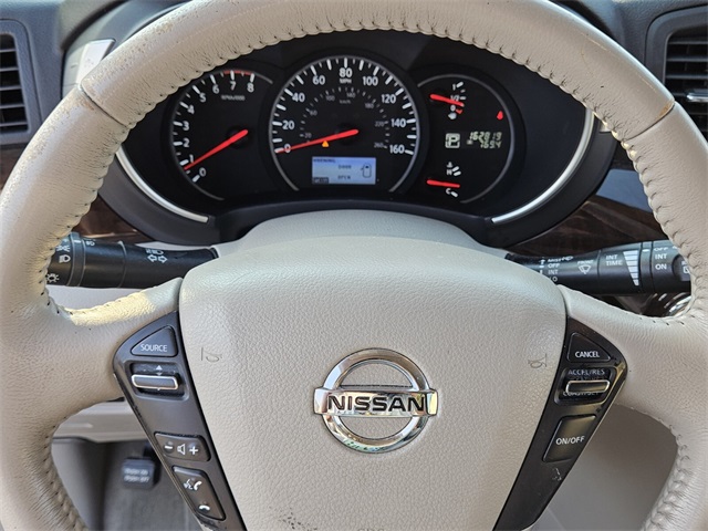 2014 Nissan Quest SV photo 23