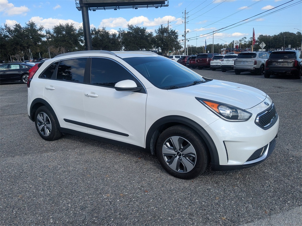 2019 Kia Niro LX's photo