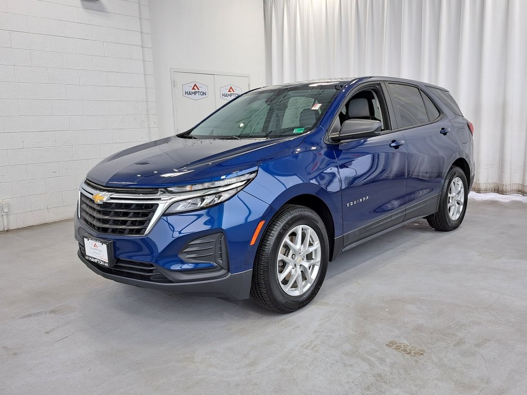 2023 Chevrolet Equinox LS photo 2