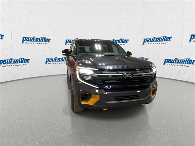 2025 Ford Expedition photo 3