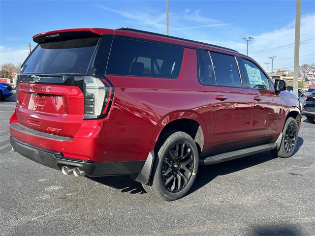 2026 Chevrolet Suburban RST photo 3