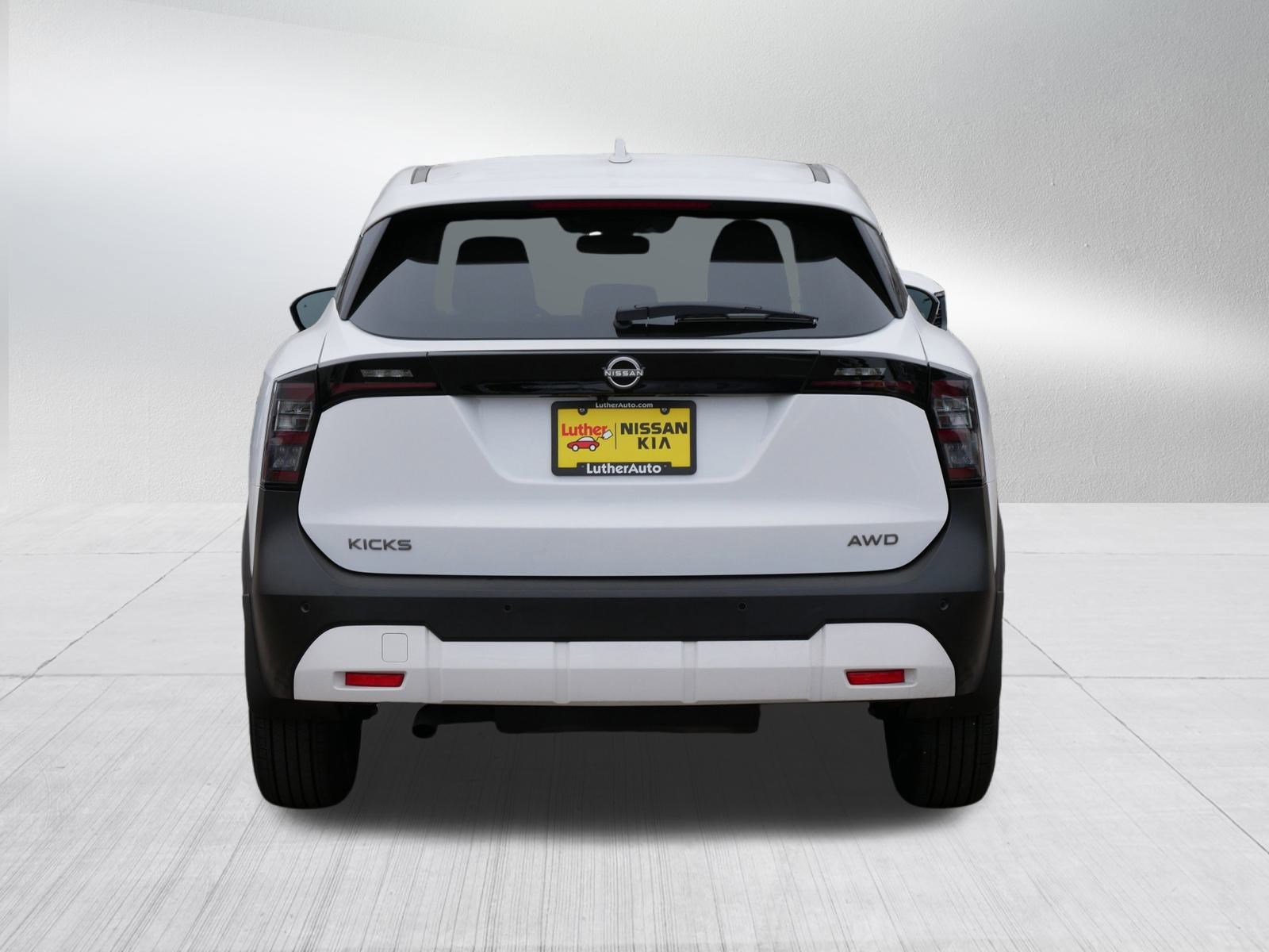 2025 Nissan Kicks SV photo 2