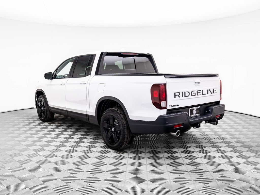 2025 Honda Ridgeline Black Edition photo 2