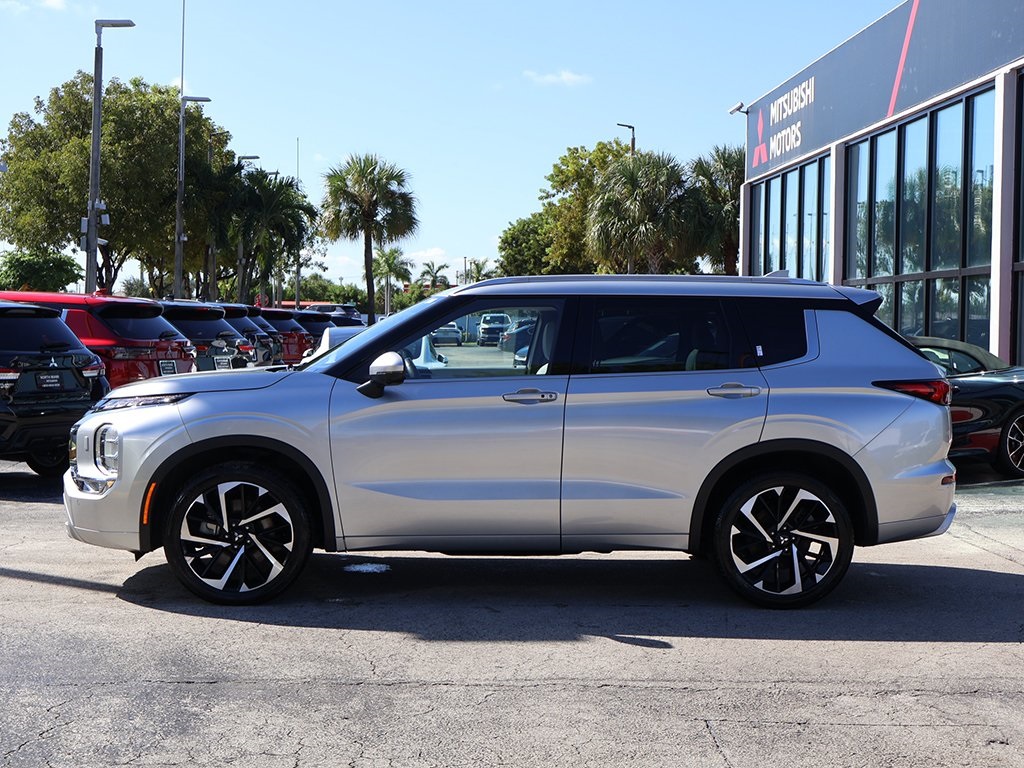 2022 Mitsubishi Outlander SEL photo 14