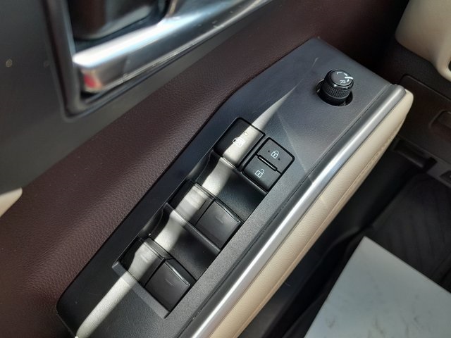 2022 Toyota Highlander XLE photo 35