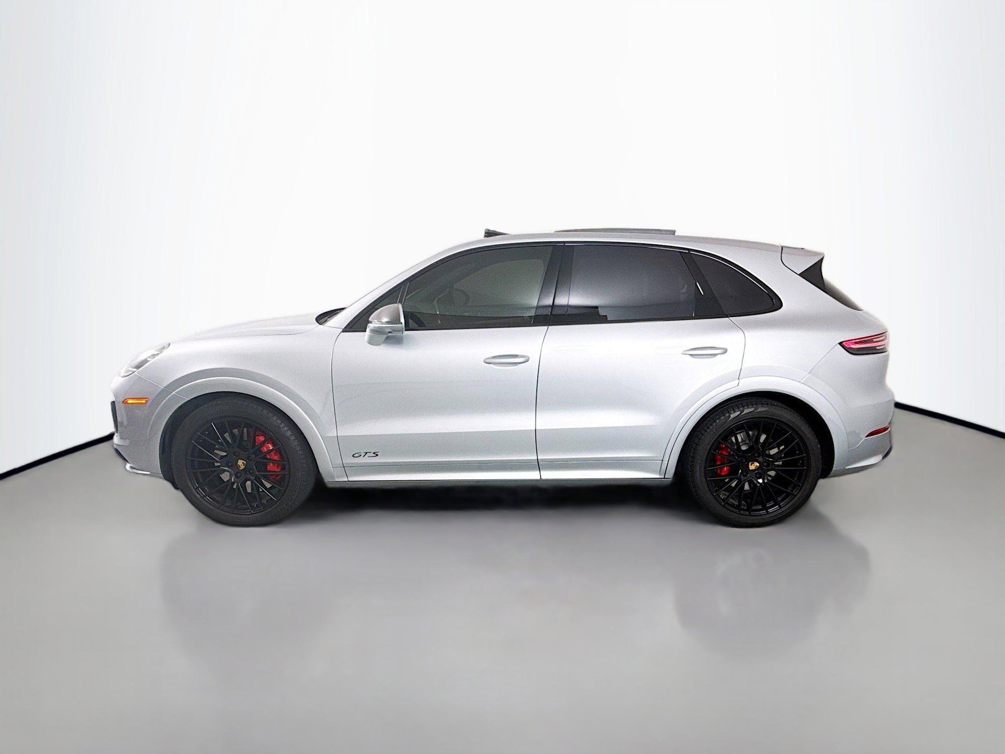 2021 Porsche Cayenne GTS photo 4