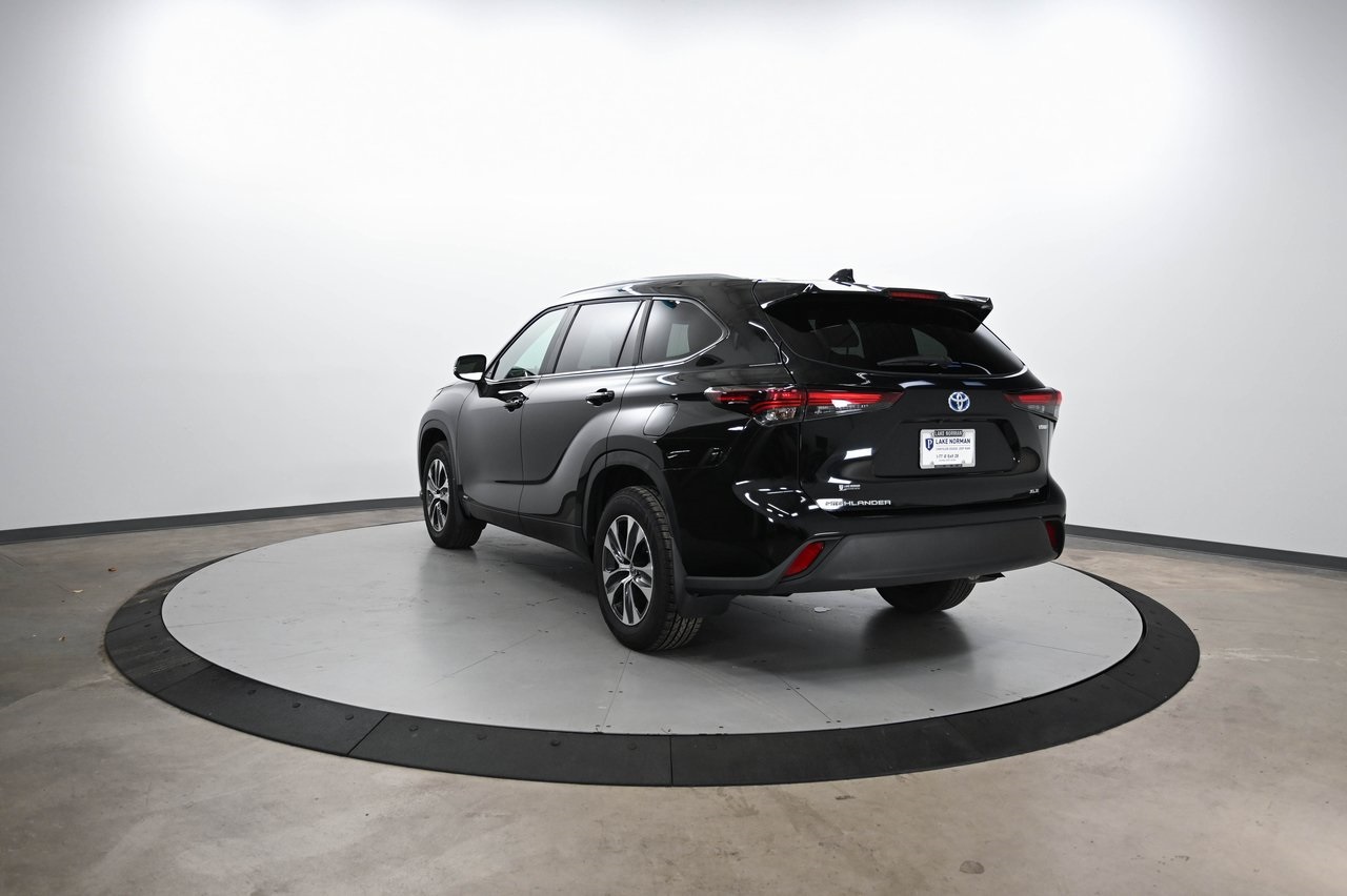2024 Toyota Highlander Hybrid XLE photo 4