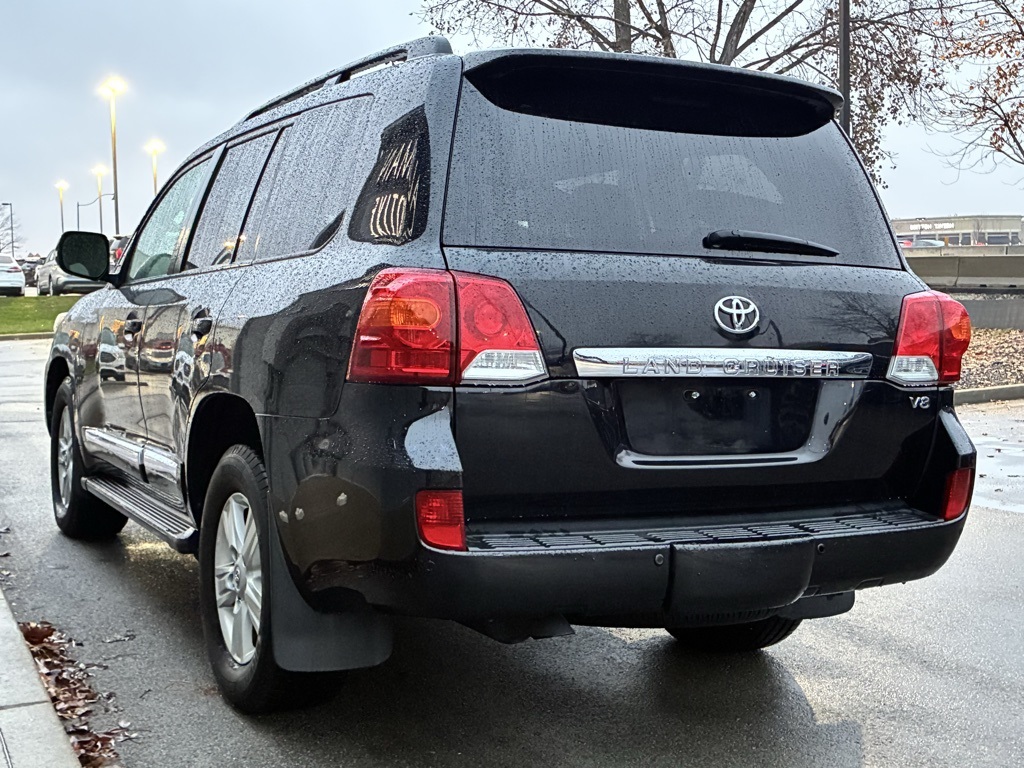 2013 Toyota Land Cruiser Base photo 4