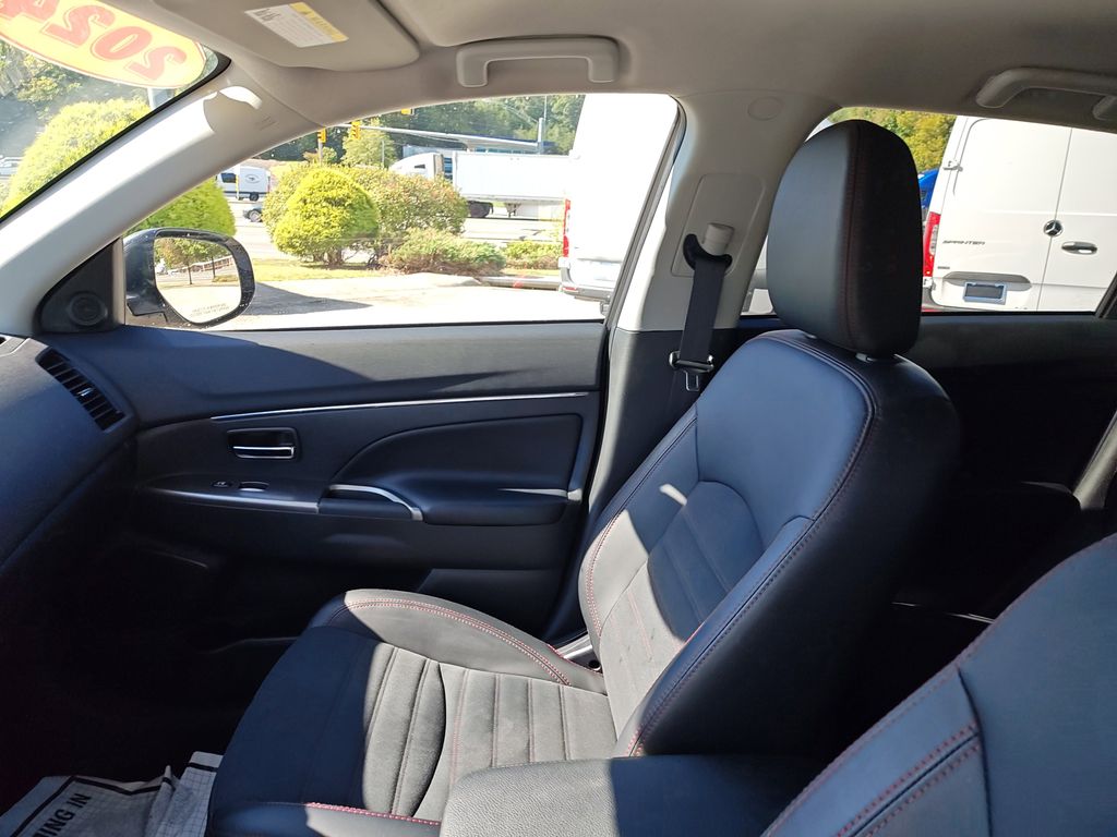 2024 Mitsubishi Outlander Sport ES photo 25
