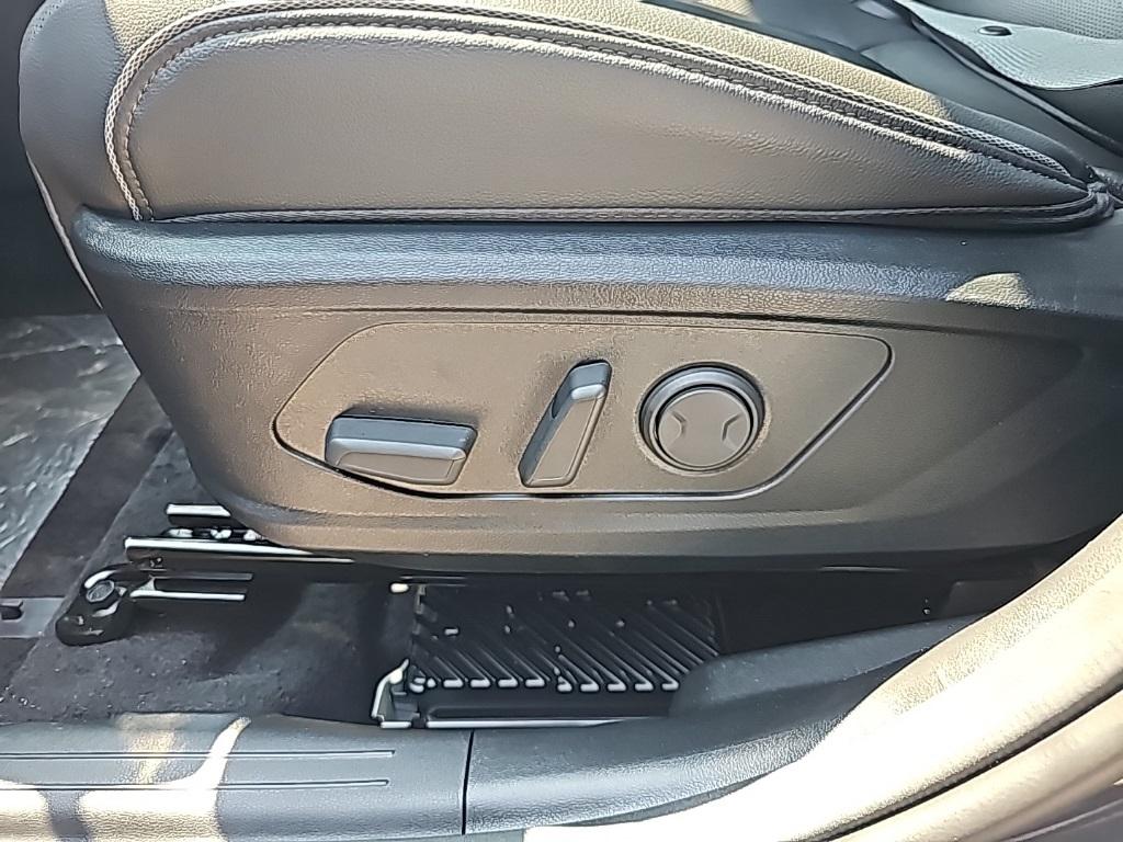 2025 Hyundai Tucson Limited photo 15