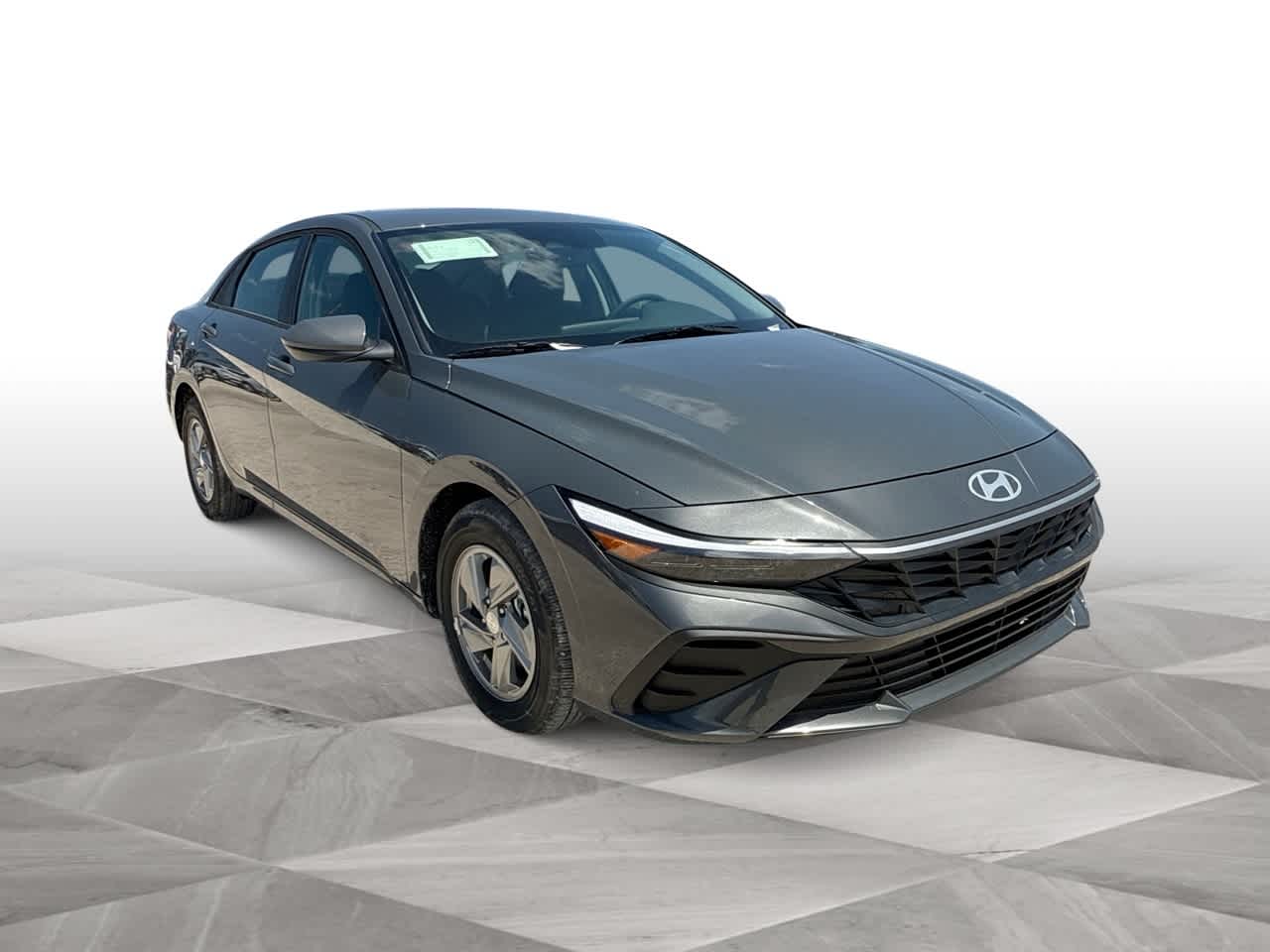 2025 Hyundai Elantra SE photo 2