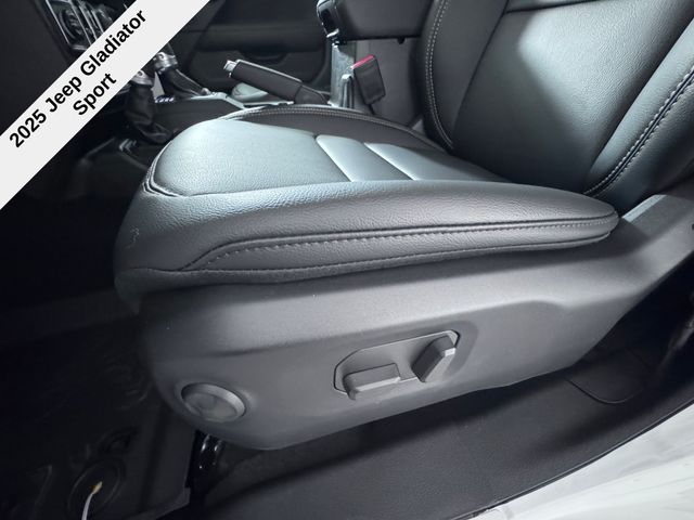 2025 Jeep Gladiator Sport Texas Trail photo 34