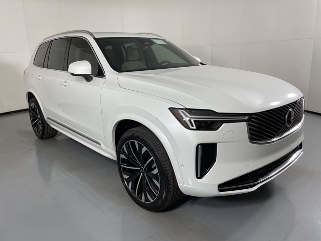 2026 Volvo XC90 T8 AWD Plus photo 2