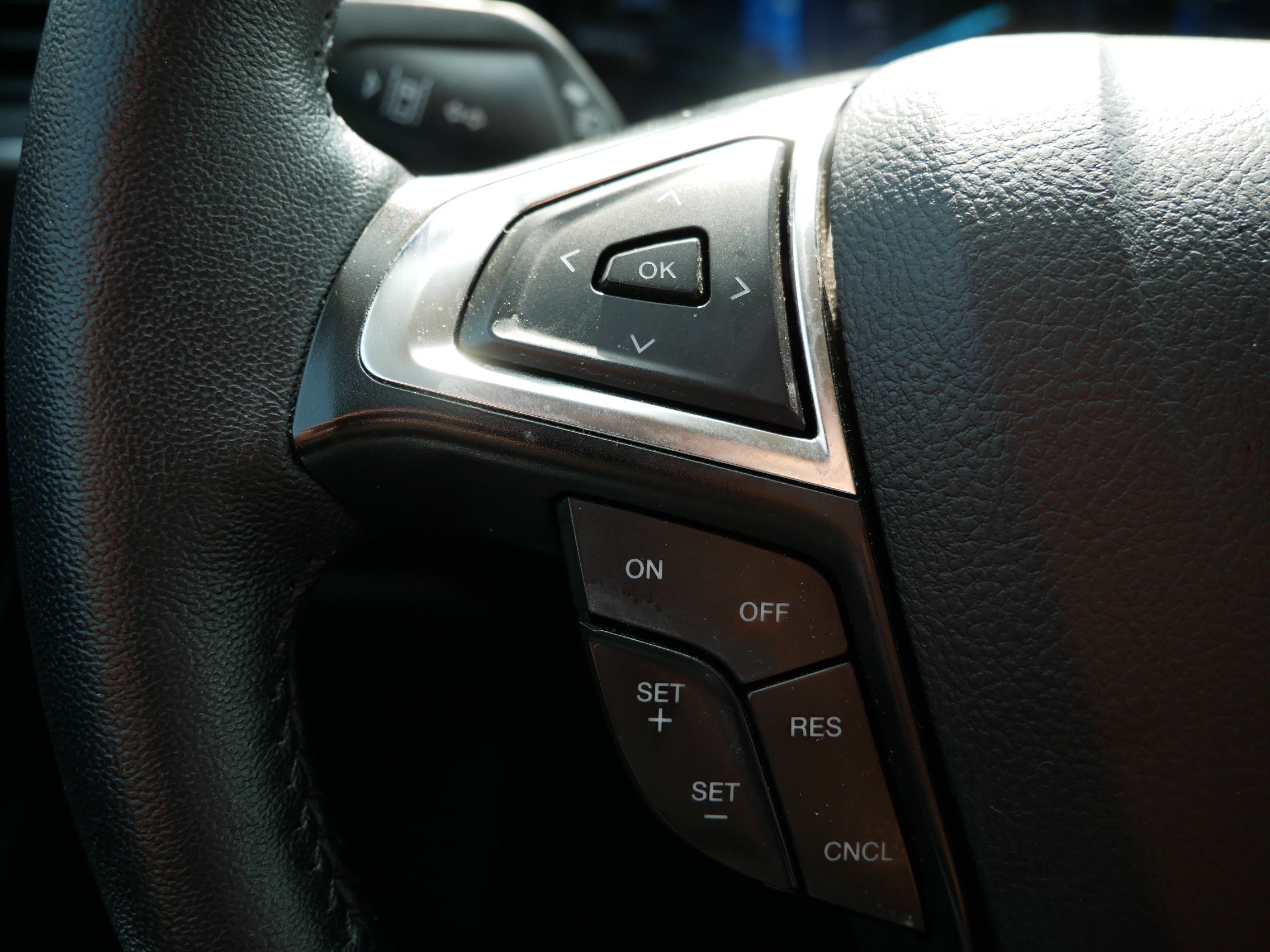 2024 Ford Edge Titanium photo 19