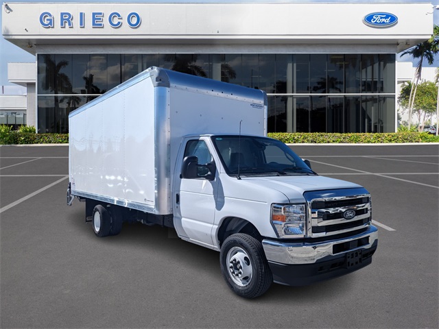 2026 Ford E-Series Cutaway Base's photo