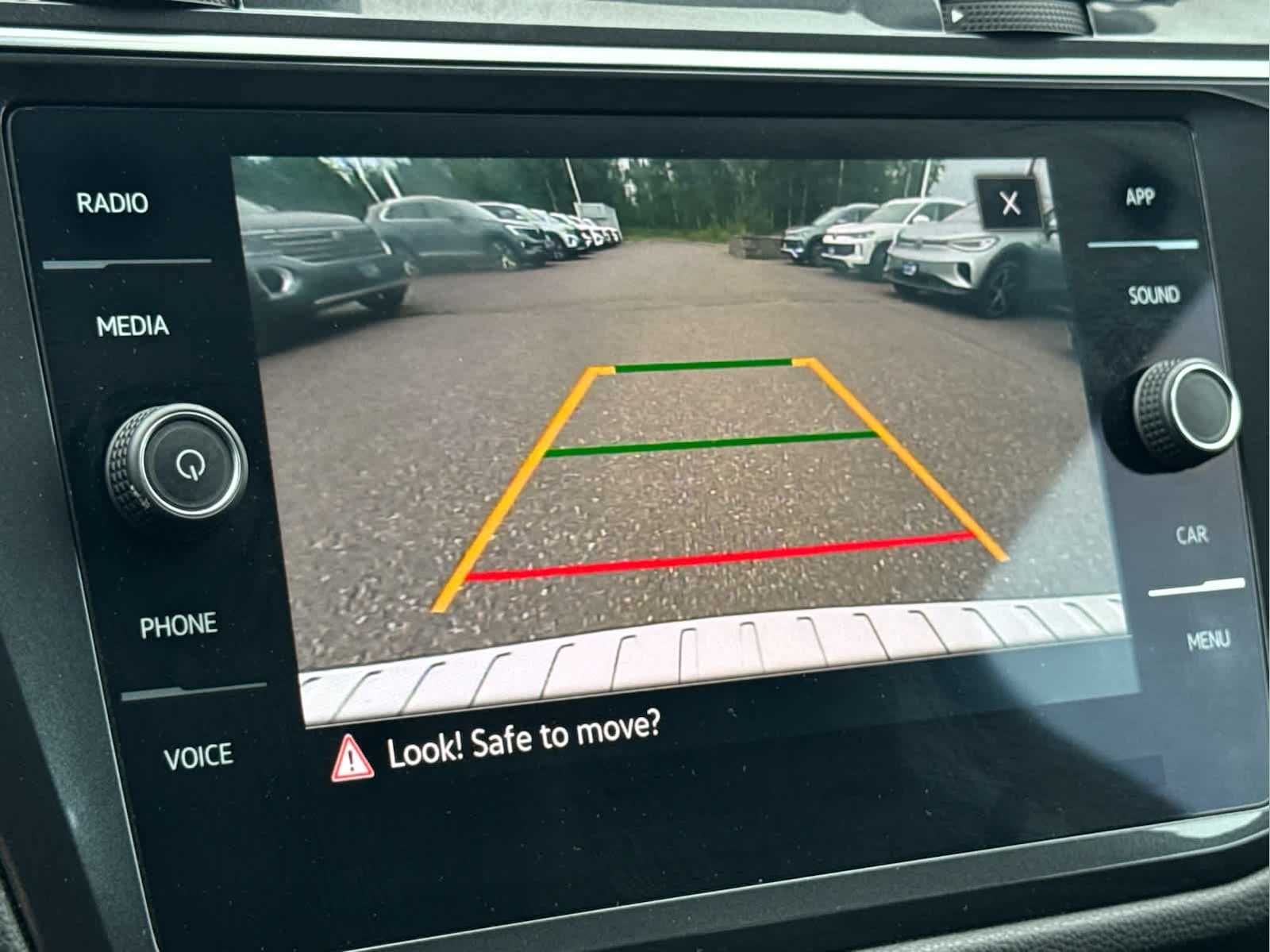 2023 Volkswagen Tiguan SE photo 33