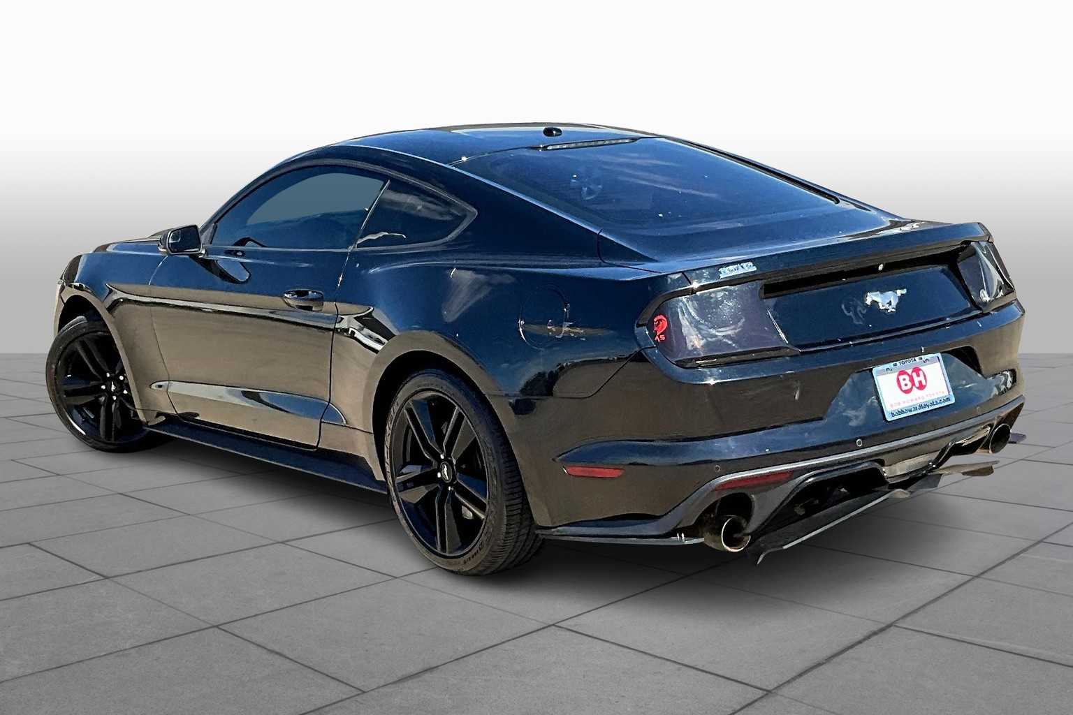 2015 Ford Mustang EcoBoost Premium photo 10