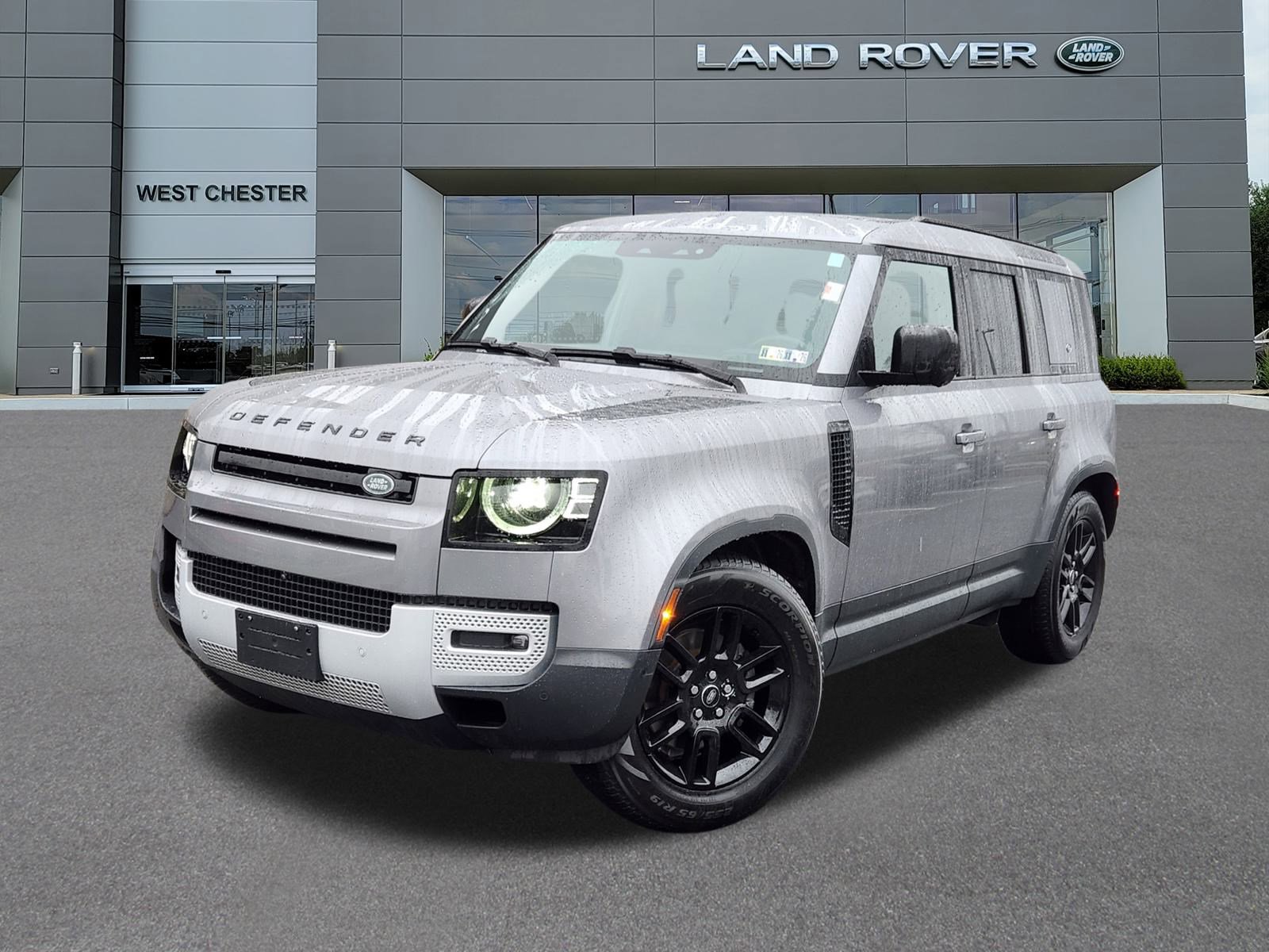 2024 Land Rover Defender S's photo