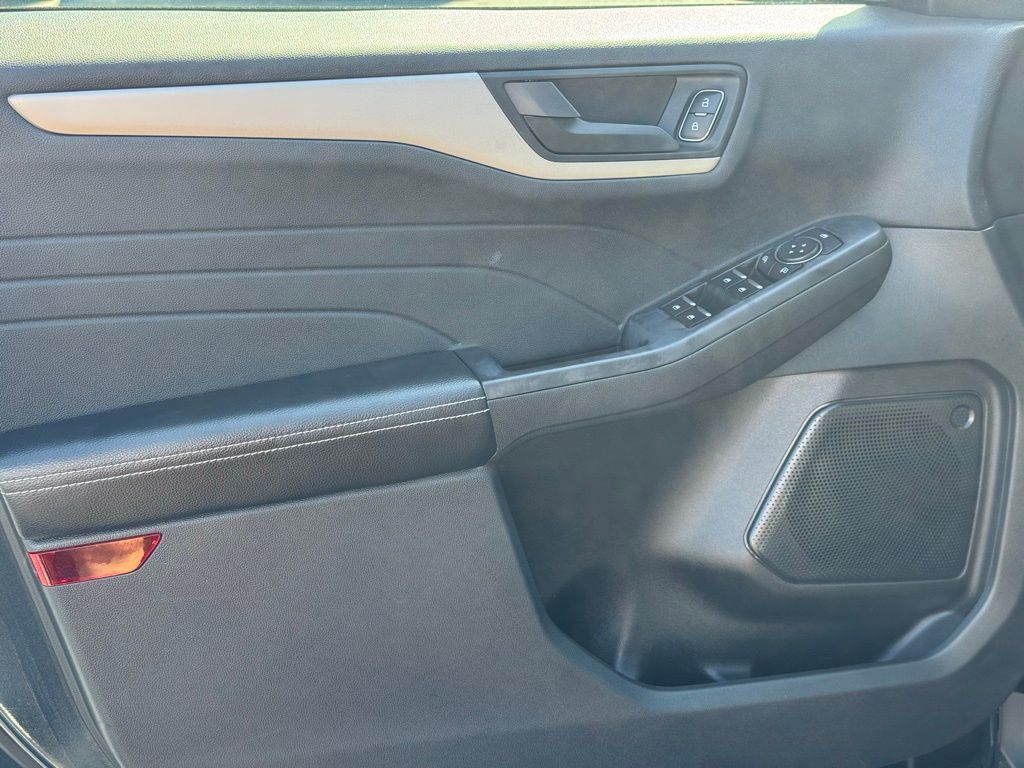 2022 Ford Escape SE photo 11