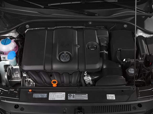 2014 Volkswagen Passat Wolfsburg Edition photo 2