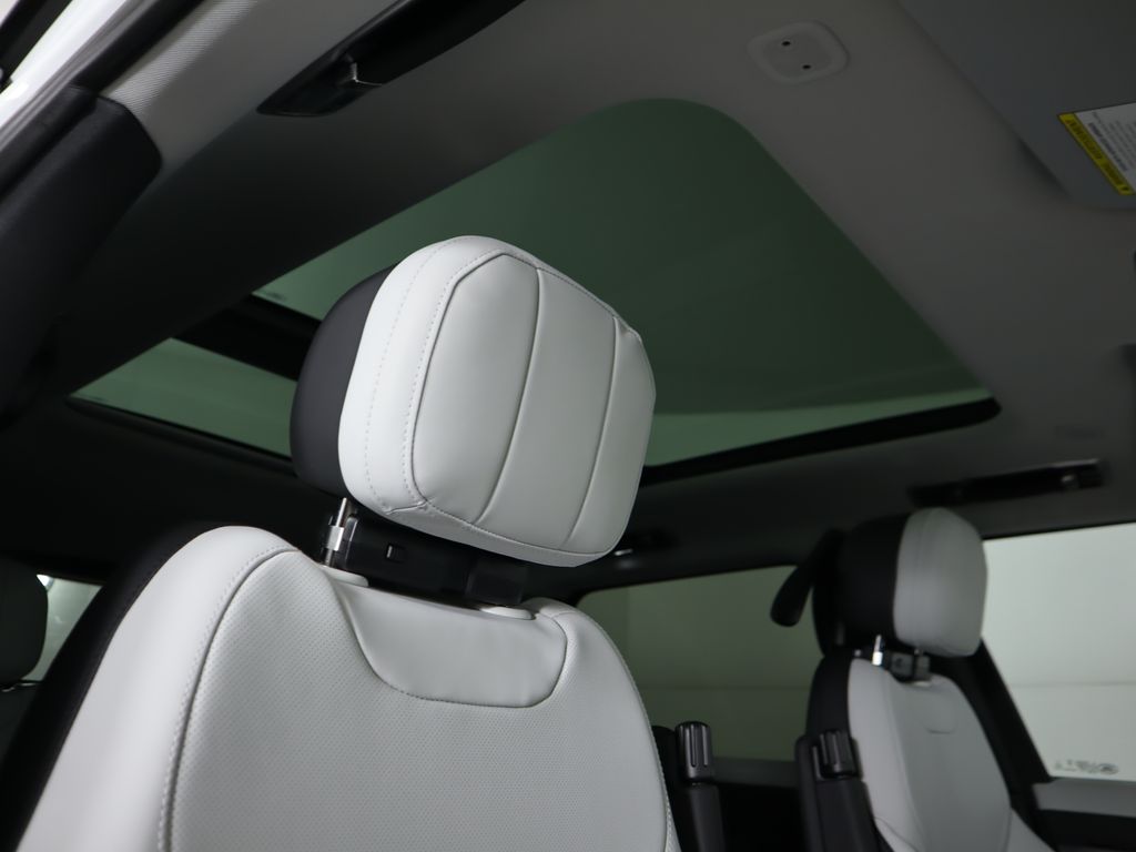 2025 Land Rover Range Rover Sport SE photo 19