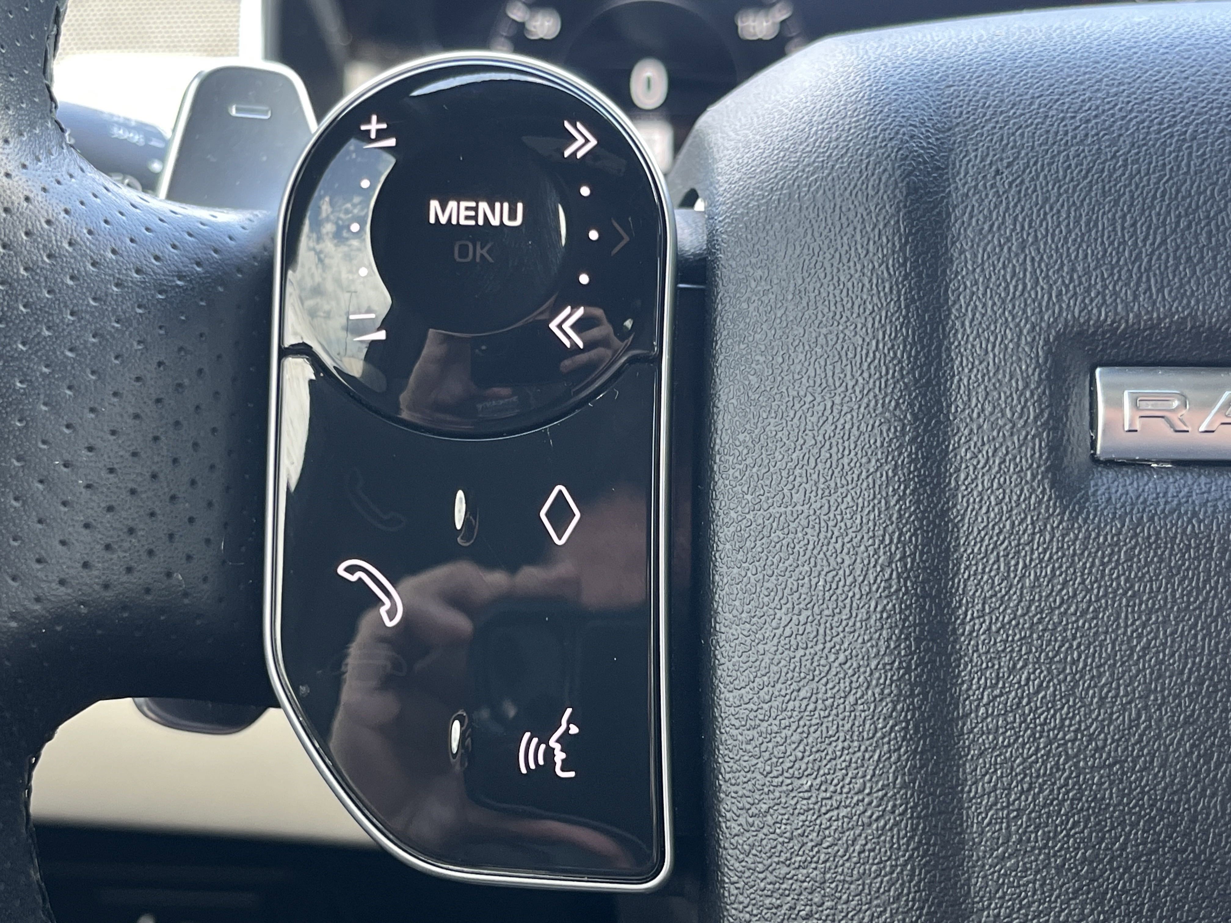 2022 Land Rover Range Rover Sport HSE Dynamic photo 3