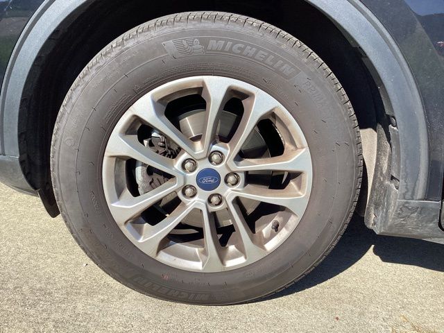 2022 Ford Escape SE photo 4