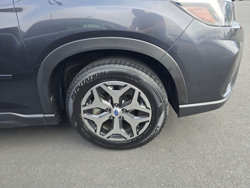 2019 Subaru Forester Premium photo 3