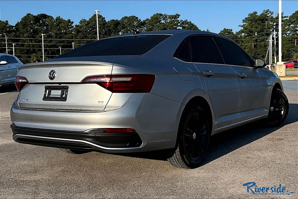 2022 Volkswagen Jetta 1.5T SE photo 4