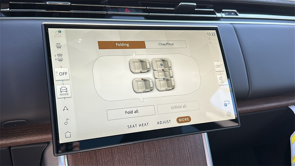 2025 Land Rover Range Rover SE photo 18