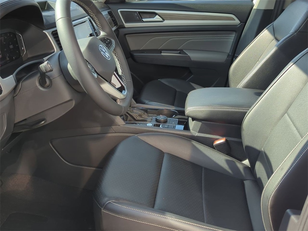 2022 Volkswagen Atlas SEL photo 16