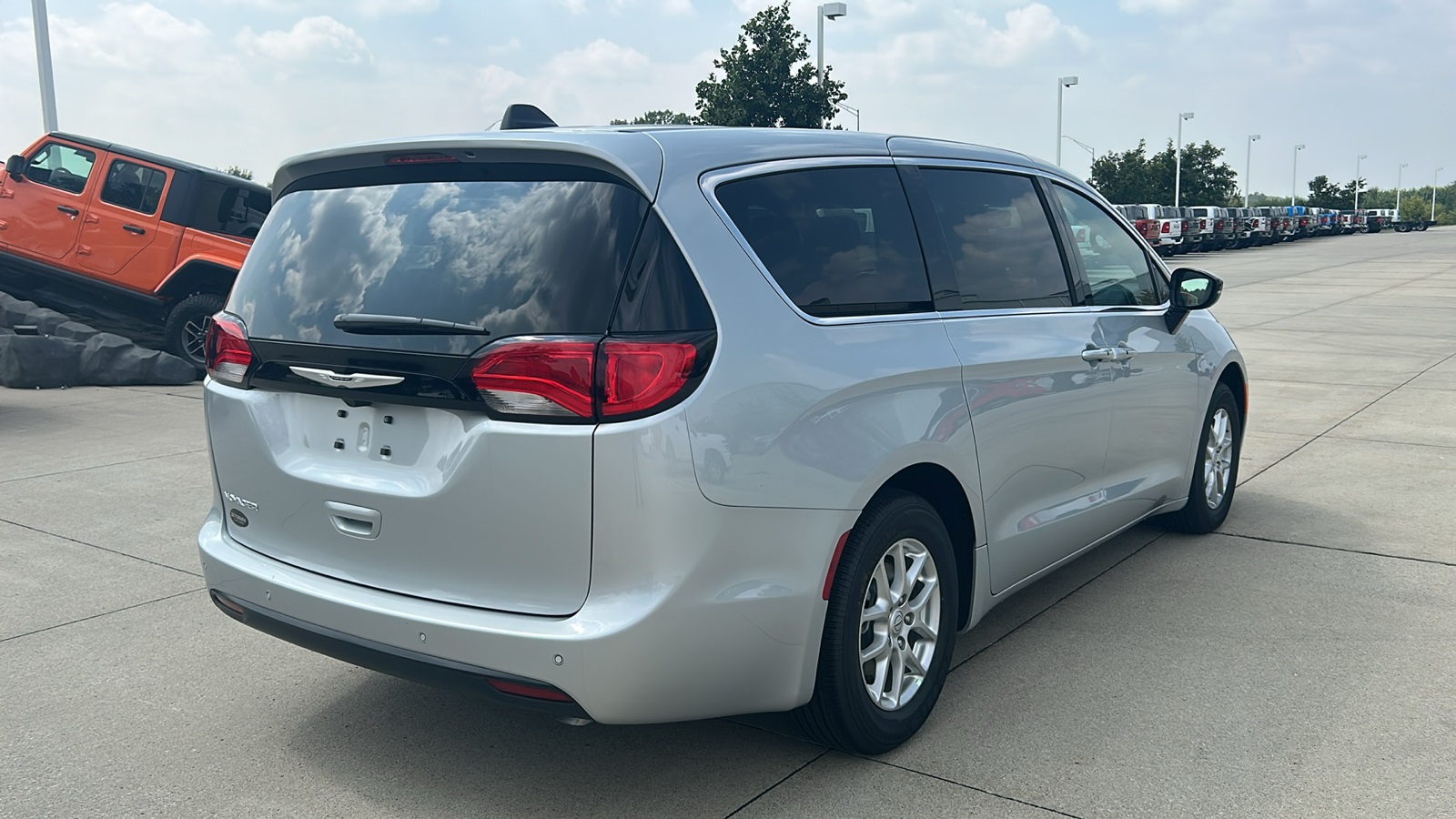 2026 Chrysler Voyager LX photo 3