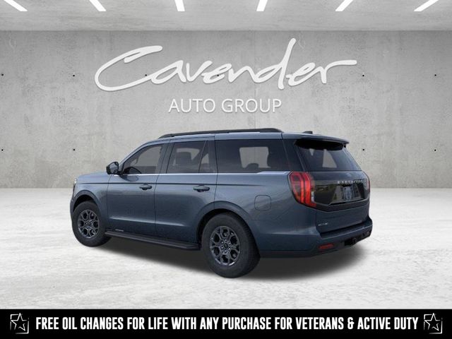 2025 Ford Expedition photo 2