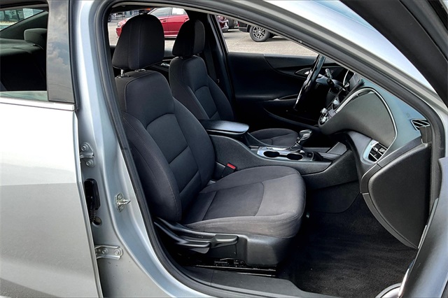 2022 Chevrolet Malibu RS photo 27