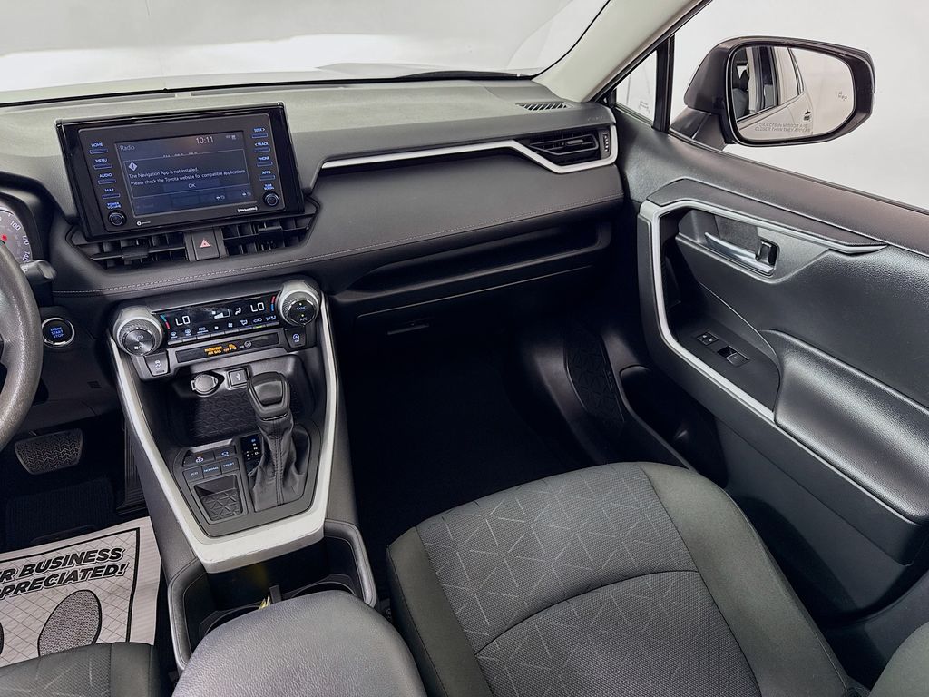 2022 Toyota RAV4 XLE photo 23
