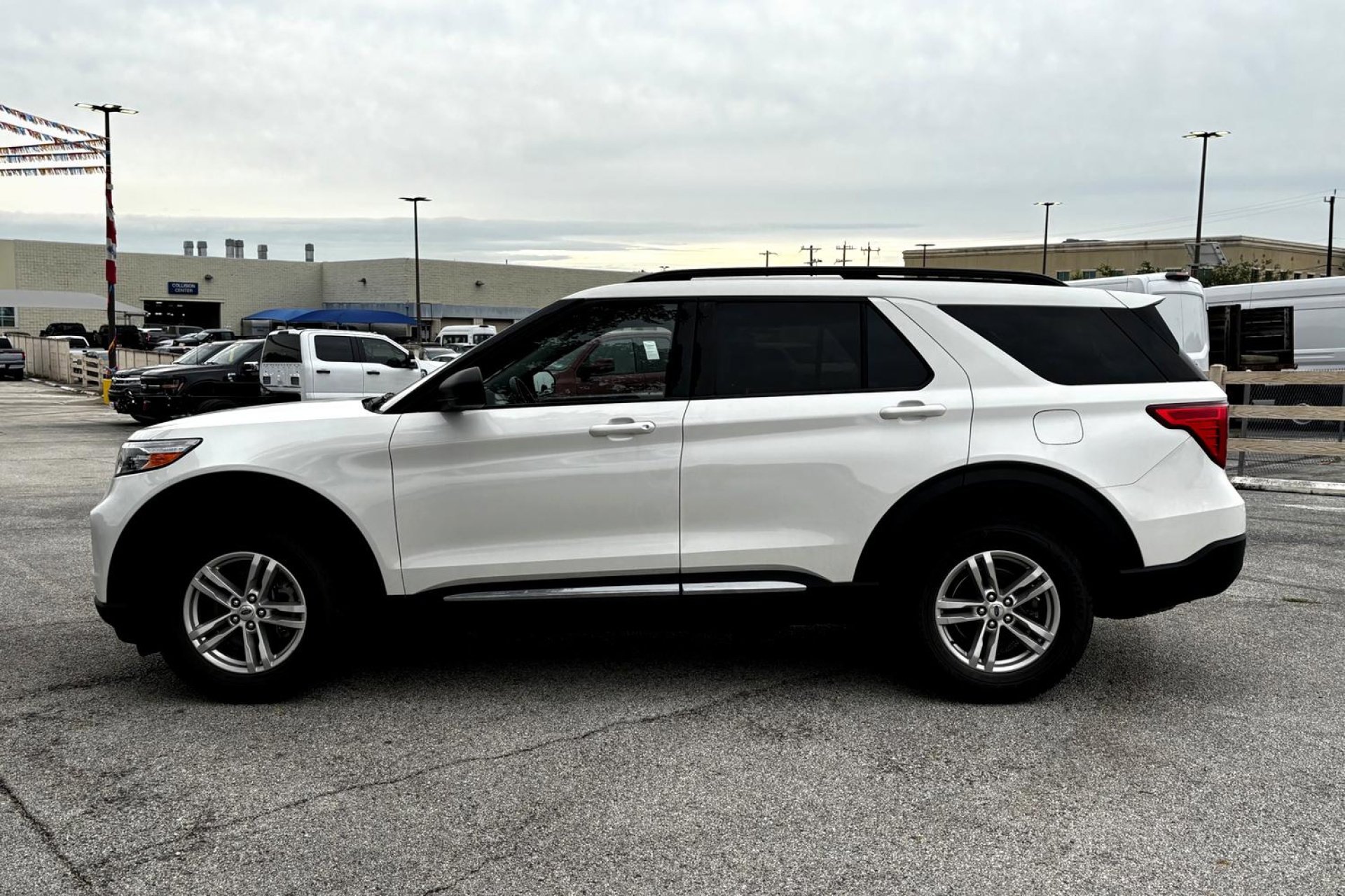 2022 Ford Explorer XLT photo 4