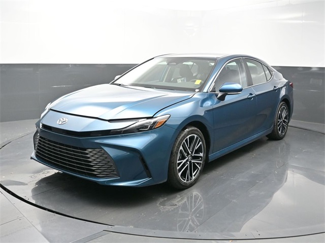 2026 Toyota Camry XLE photo 3