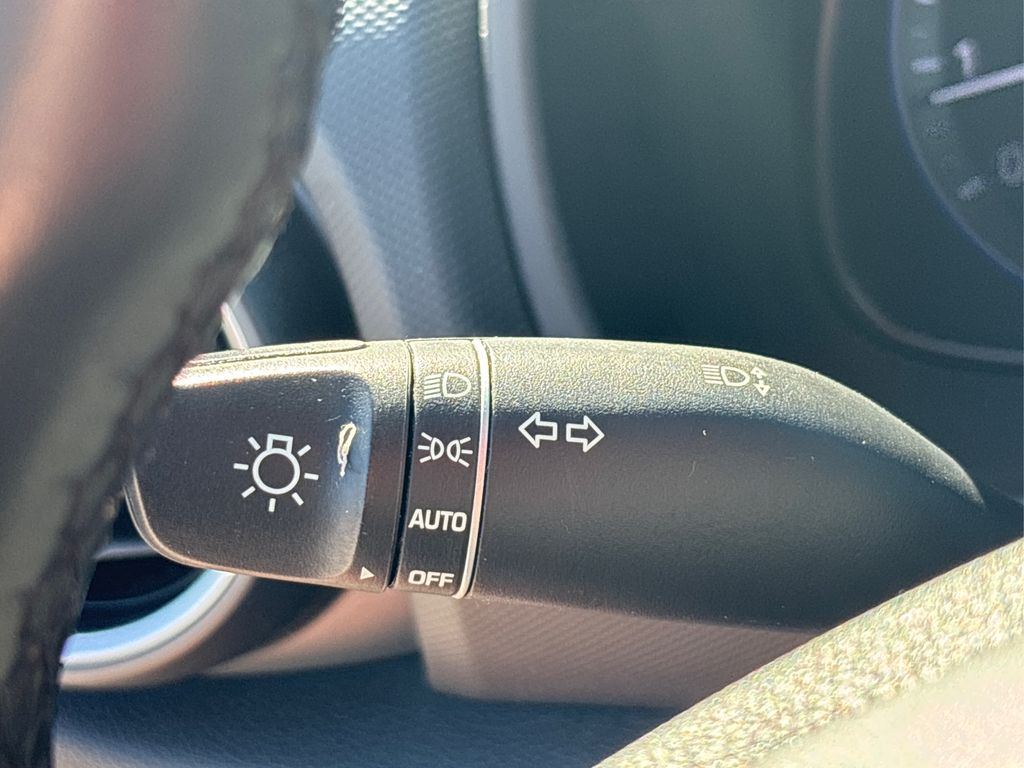 2021 Hyundai Kona SEL Plus photo 20