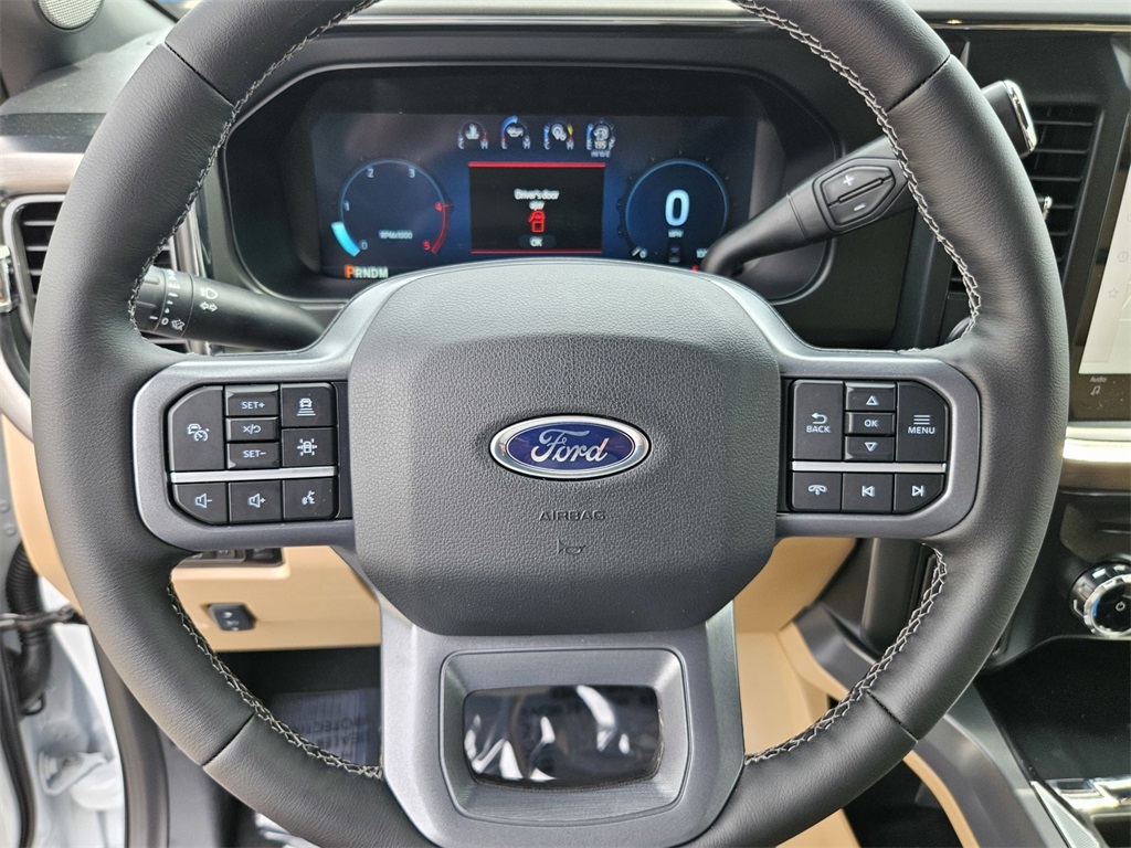 2025 Ford F-250 Lariat photo 16
