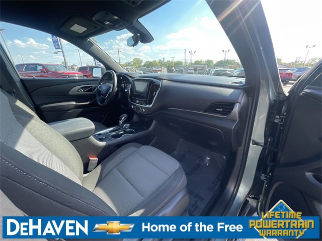 2023 Chevrolet Traverse Cloth photo 9