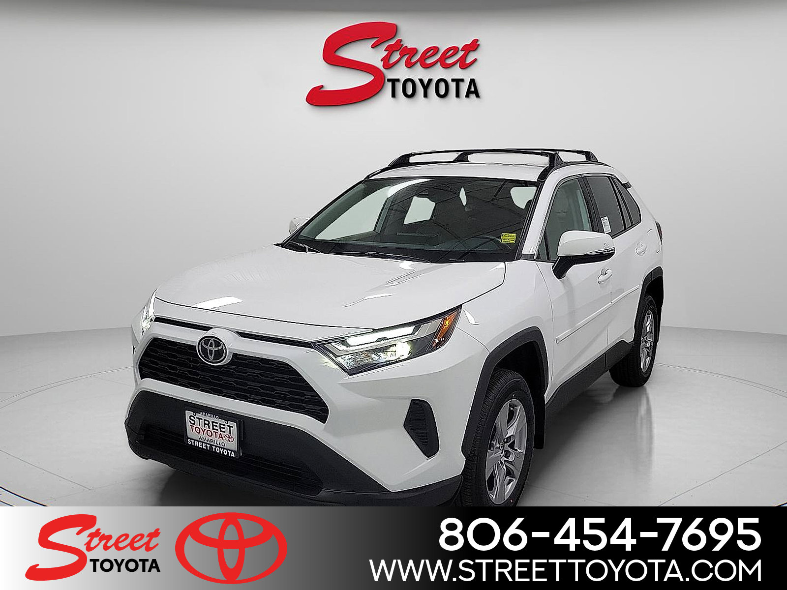 2025 Toyota RAV4 XLE's photo