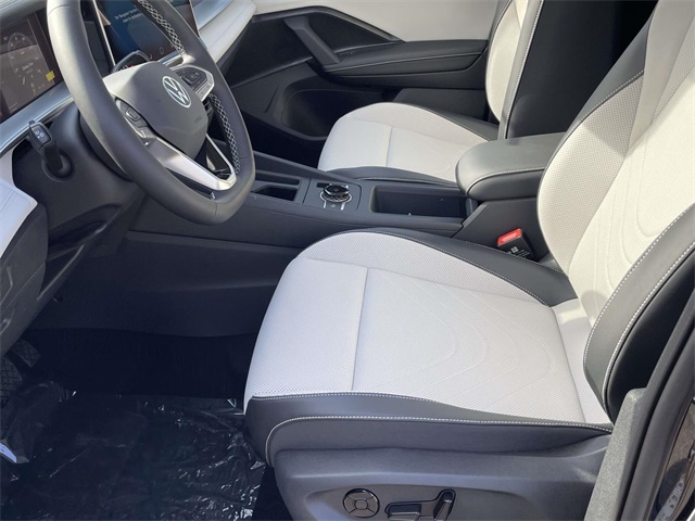 2025 Volkswagen Tiguan SE photo 10