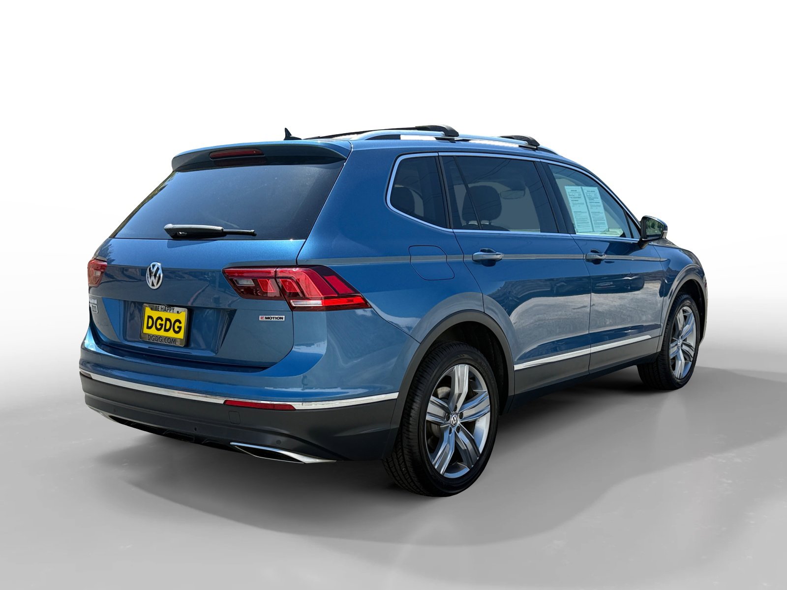2020 Volkswagen Tiguan SEL photo 4