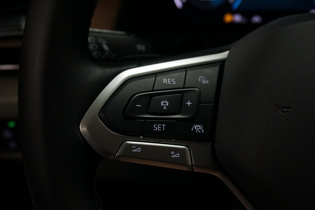 2025 Volkswagen Atlas SE Technology photo 23