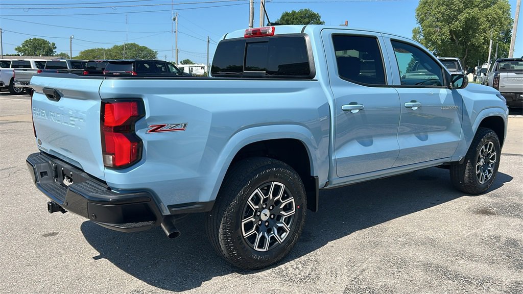 2025 Chevrolet Colorado Z71 photo 3