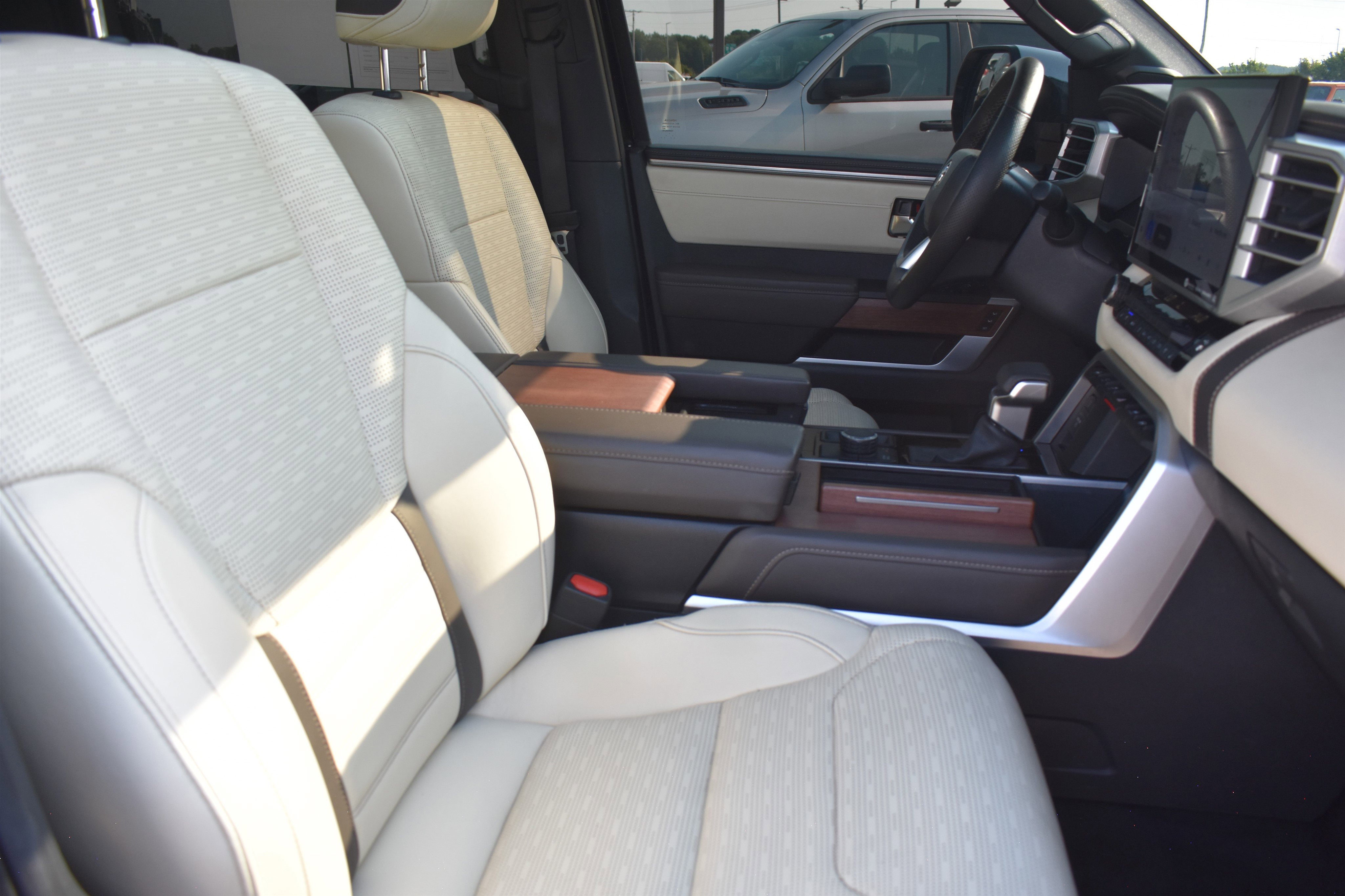 2022 Toyota Tundra 1794 Edition photo 9